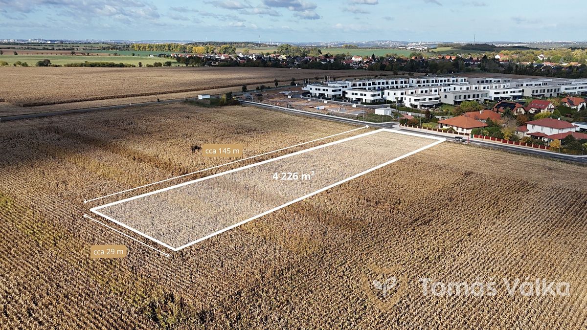 Prodej pole 4226 m², Květnice – fotka 1 z 3