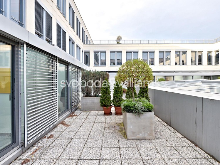 Комерційне приміщення в оренду, 1 722 м² (7 з 11)