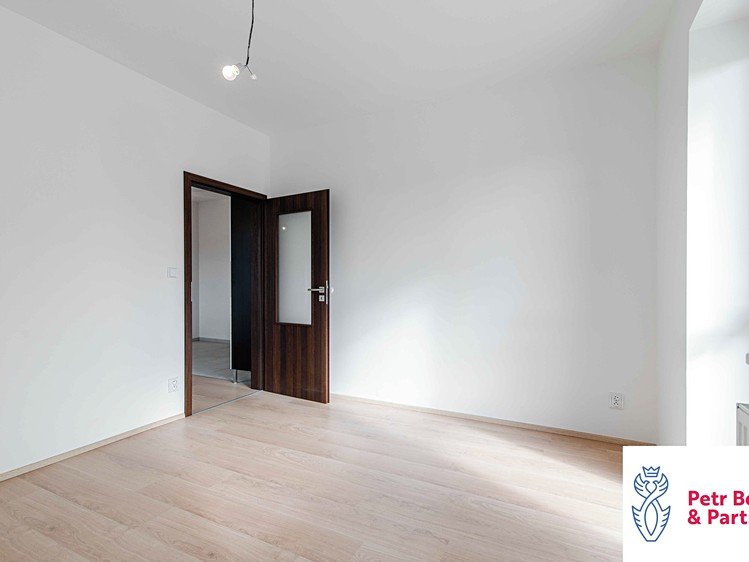 Pronájem bytu 2+kk, 50 m² (4 z 19)