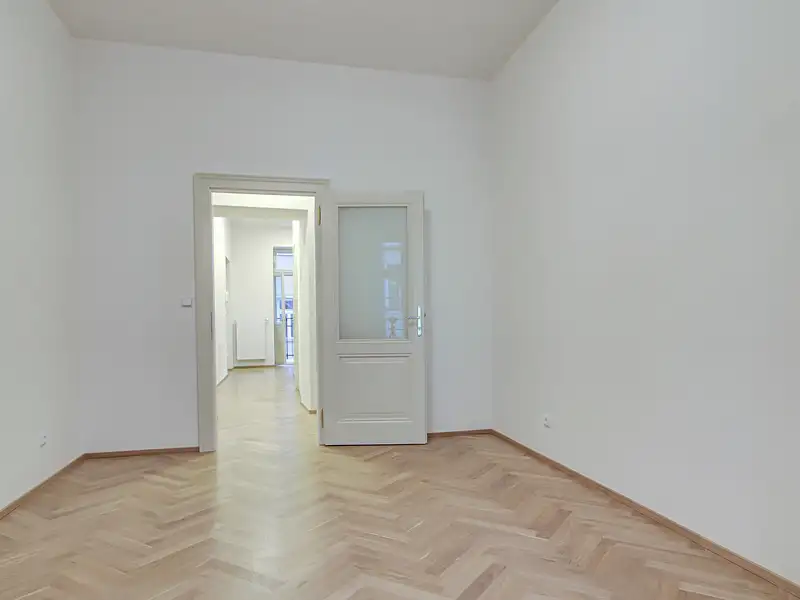Pronájem bytu 2+kk 70 m², Praha – náhled fotky 3