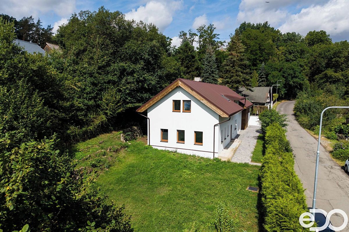 Prodej vícegeneračního domu 232 m², pozemek 789 m², Koryta – fotka 1 z 3