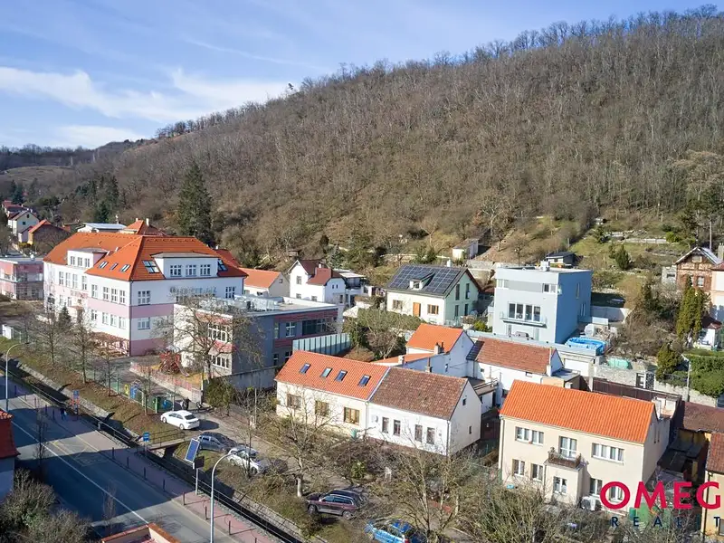 Prodej rodinného domu 150 m², pozemek 322 m², Praha – náhled fotky 2