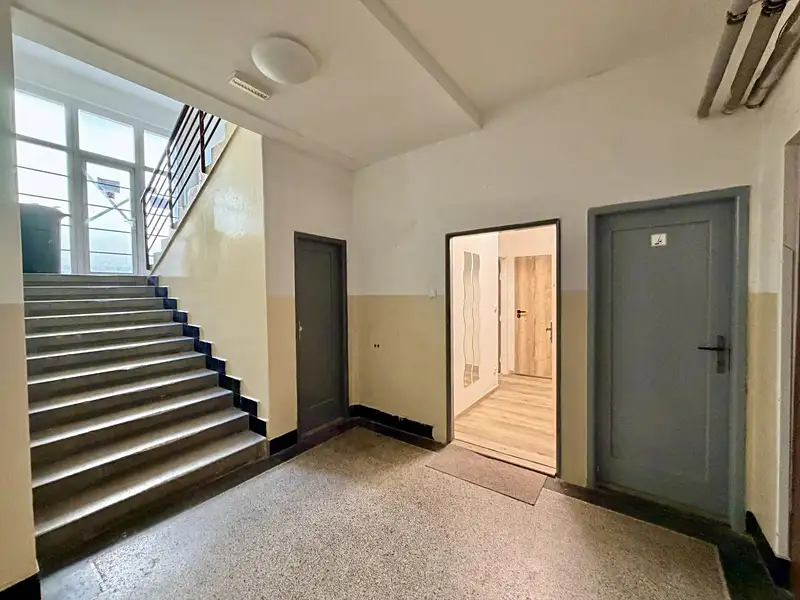 Prodej bytu 1+1 40 m², Praha – náhled fotky 3