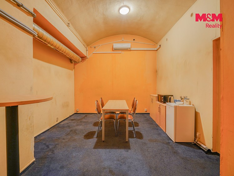 Комерційне приміщення в оренду, 145 м² (15 з 20)