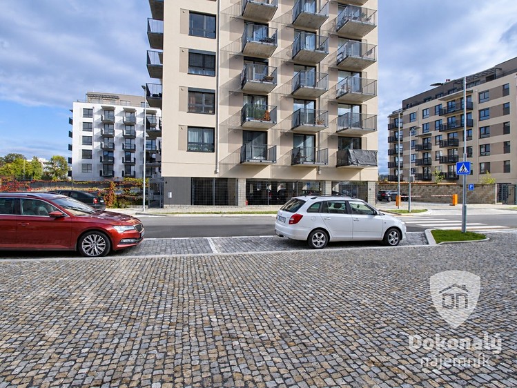 Pronájem bytu 3+kk, 59 m² (25 z 27)