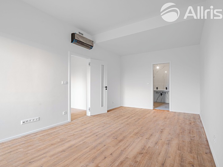 Квартира 4+kk на продаж, 162 м² (5 з 18)