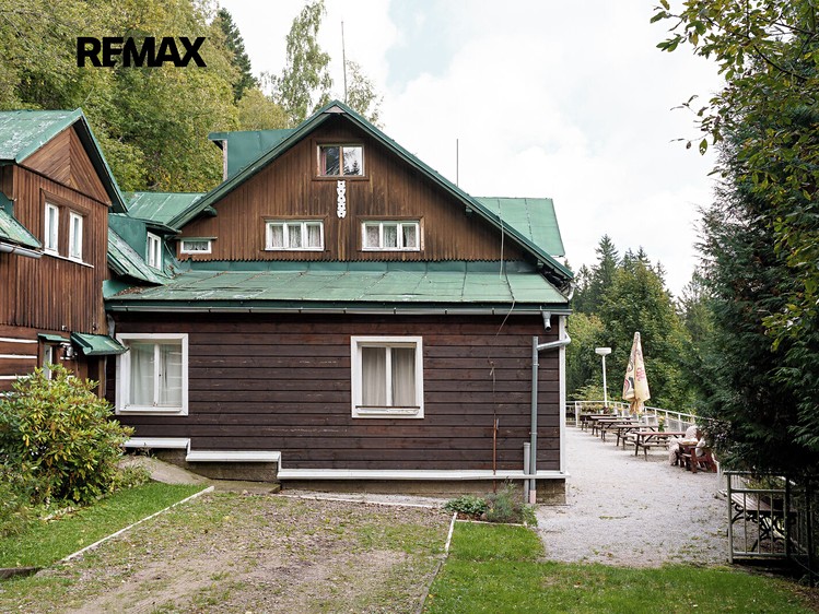 Prodej komerčního prostoru, 584 m² (28 z 40)
