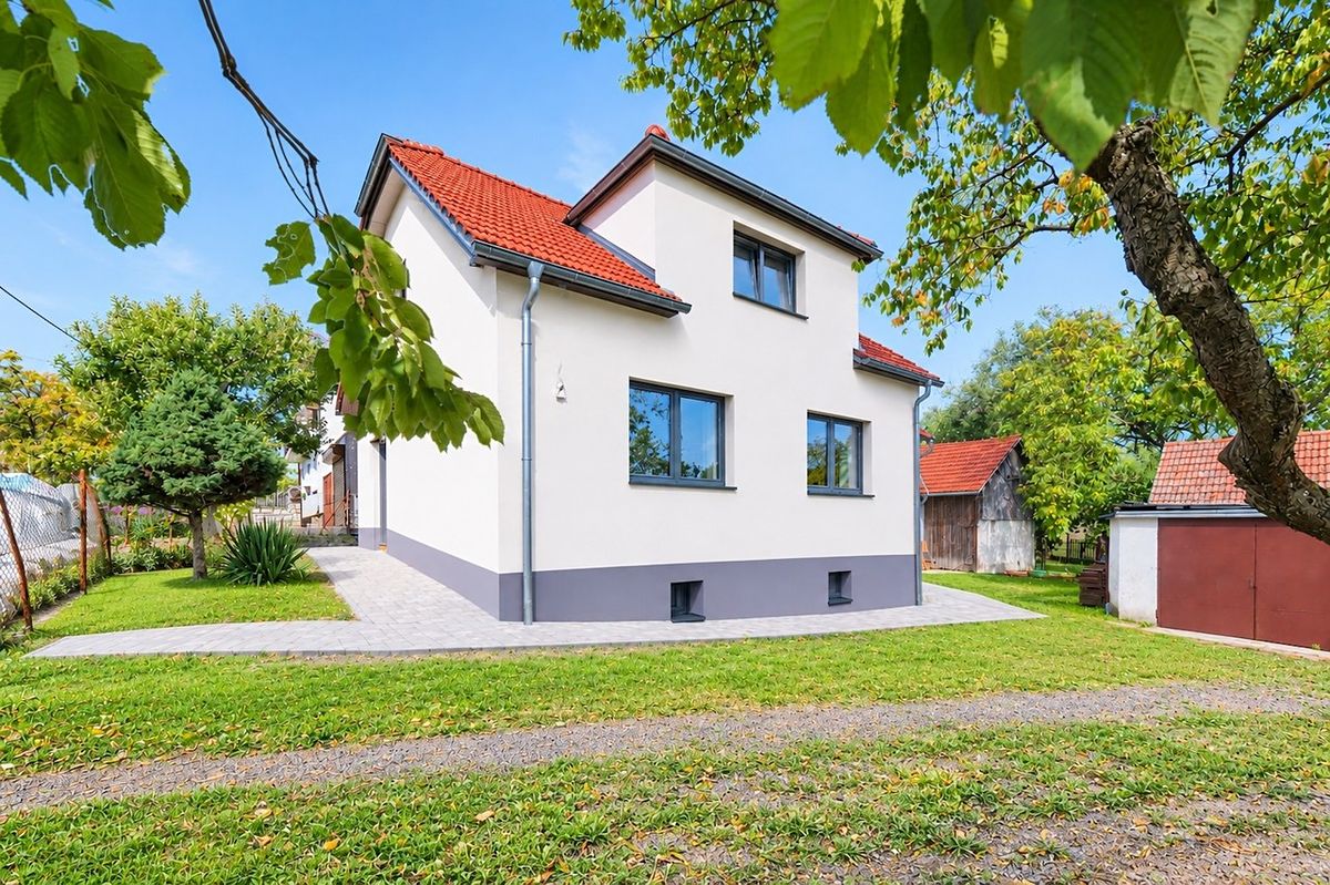 Prodej bytu 4+1 146 m², Střítež – fotka 1 z 3