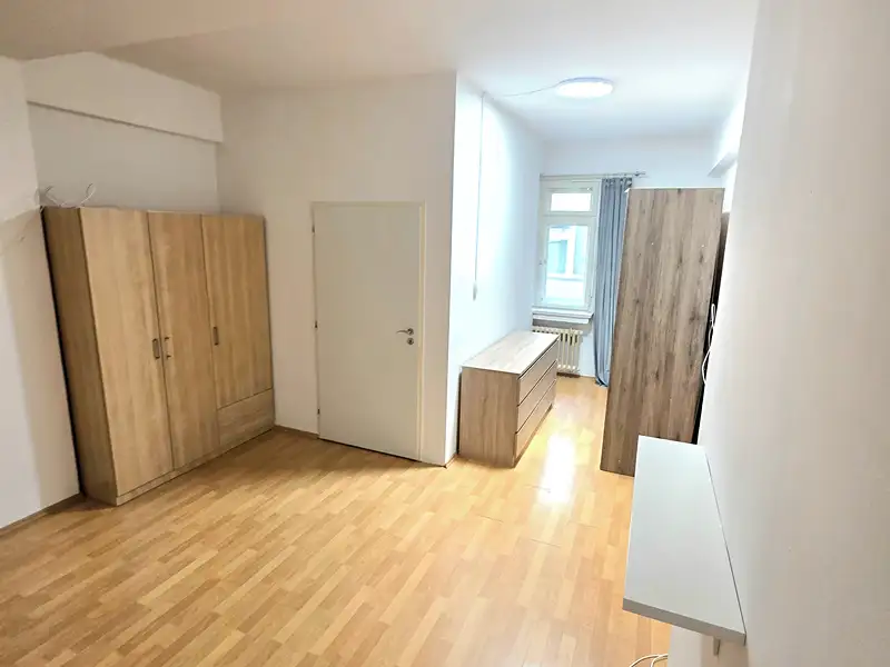 Prodej bytu 1+1 40 m², Praha – náhled fotky 2