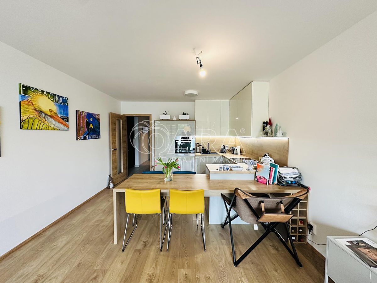 Pronájem bytu 2+kk 80 m²