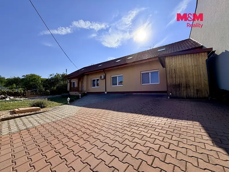 Prodej rodinného domu 350 m², pozemek 574 m², Kobylí – náhled fotky 3