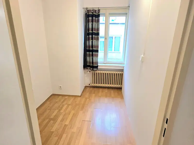 Prodej bytu 1+1 40 m², Praha – náhled fotky 3