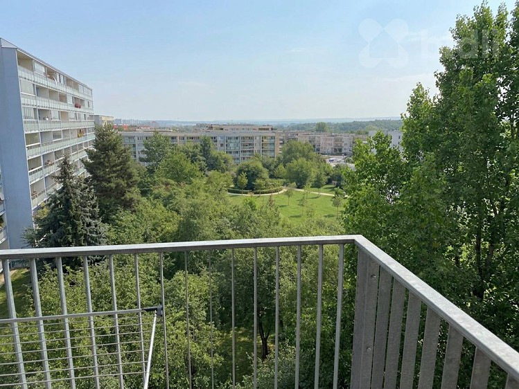 Pronájem bytu 3+kk, 57 m² (13 z 19)