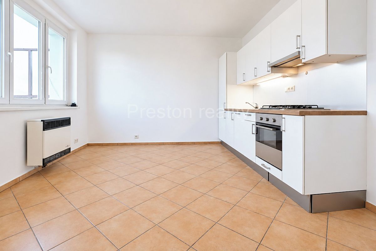 Pronájem bytu 2+kk 38 m², Praha – fotka 1 z 3