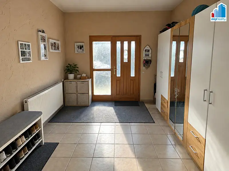 Prodej rodinného domu 160 m², pozemek 656 m², Radnice – náhled fotky 2