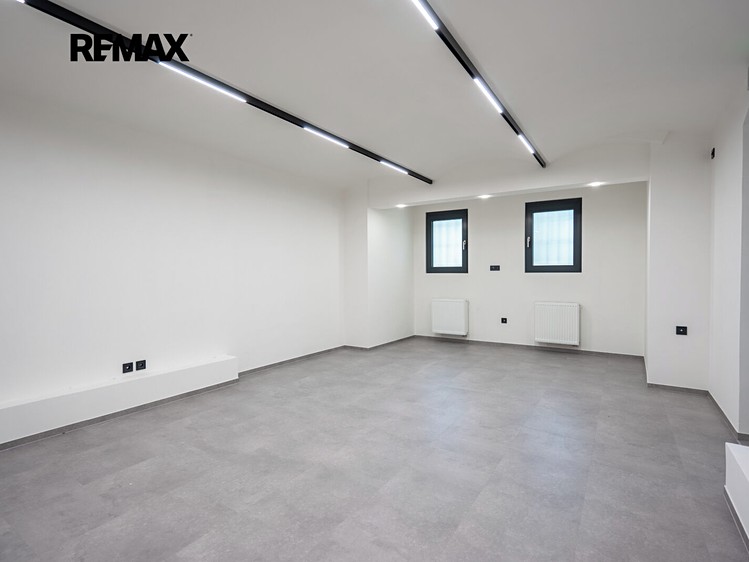 Комерційне приміщення на продаж, 87 м² (16 з 57)