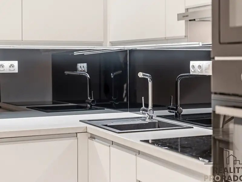 Pronájem bytu 2+kk 64 m², Praha – náhled fotky 3