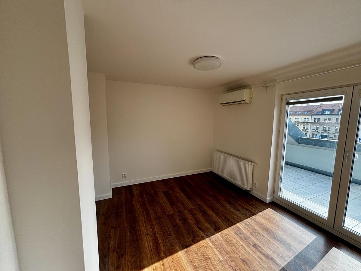 Pronájem bytu 3+kk 76 m² – fotografie 4