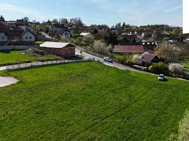Prodej stavebního pozemku 751 m², Obora – náhled fotky 1