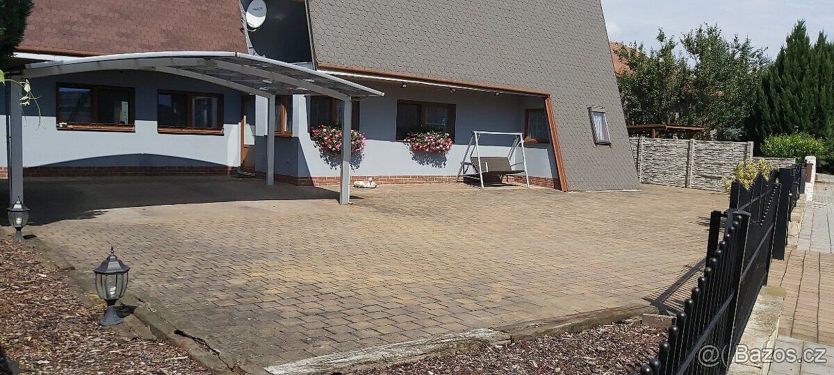 Prodej rodinného domu 275 m², pozemek 901 m², Olomouc – fotka 1 z 3