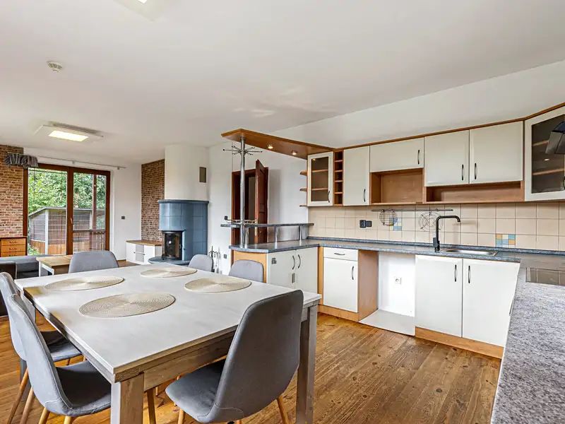 Prodej rodinného domu 209 m², pozemek 1074 m², Libějice – náhled fotky 2