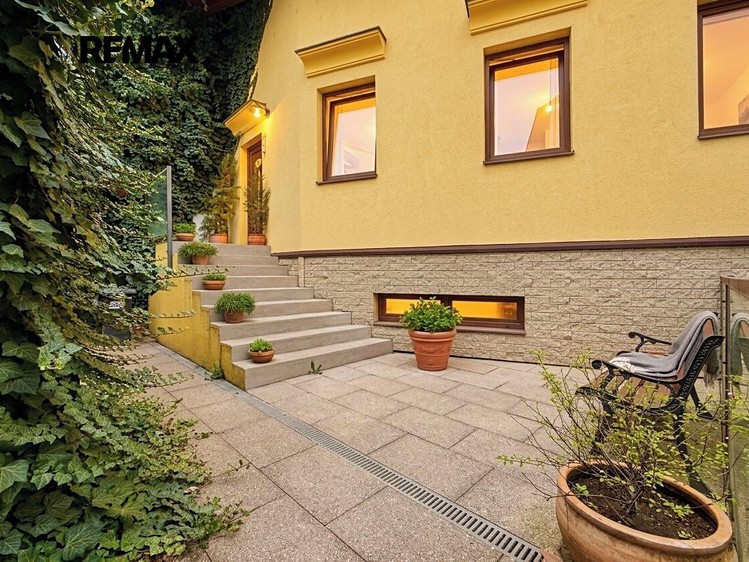 Haus zum Kauf, 190 m² (2 von 23)