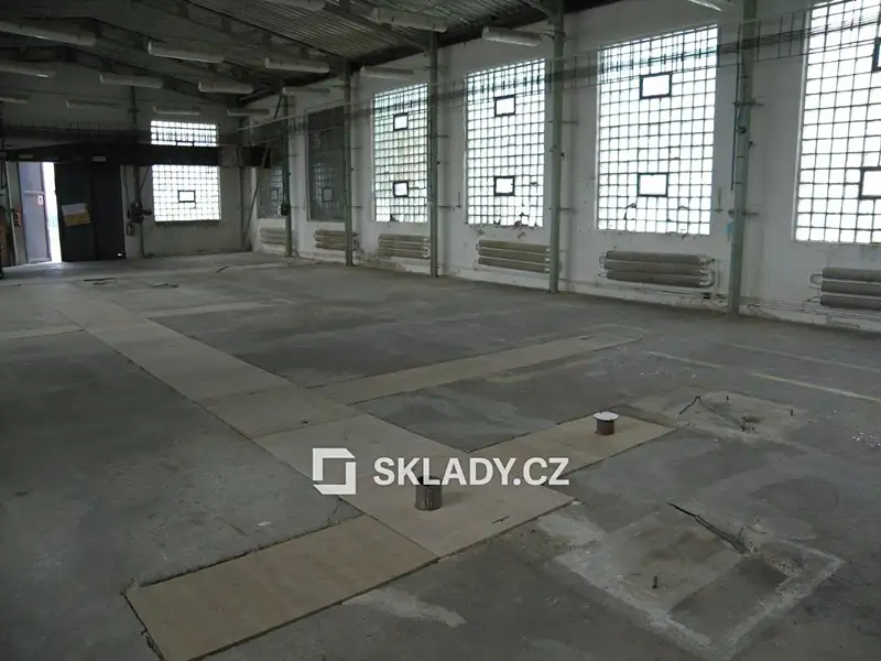 Pronájem skladového prostoru 456 m², Žalany – náhled fotky 2