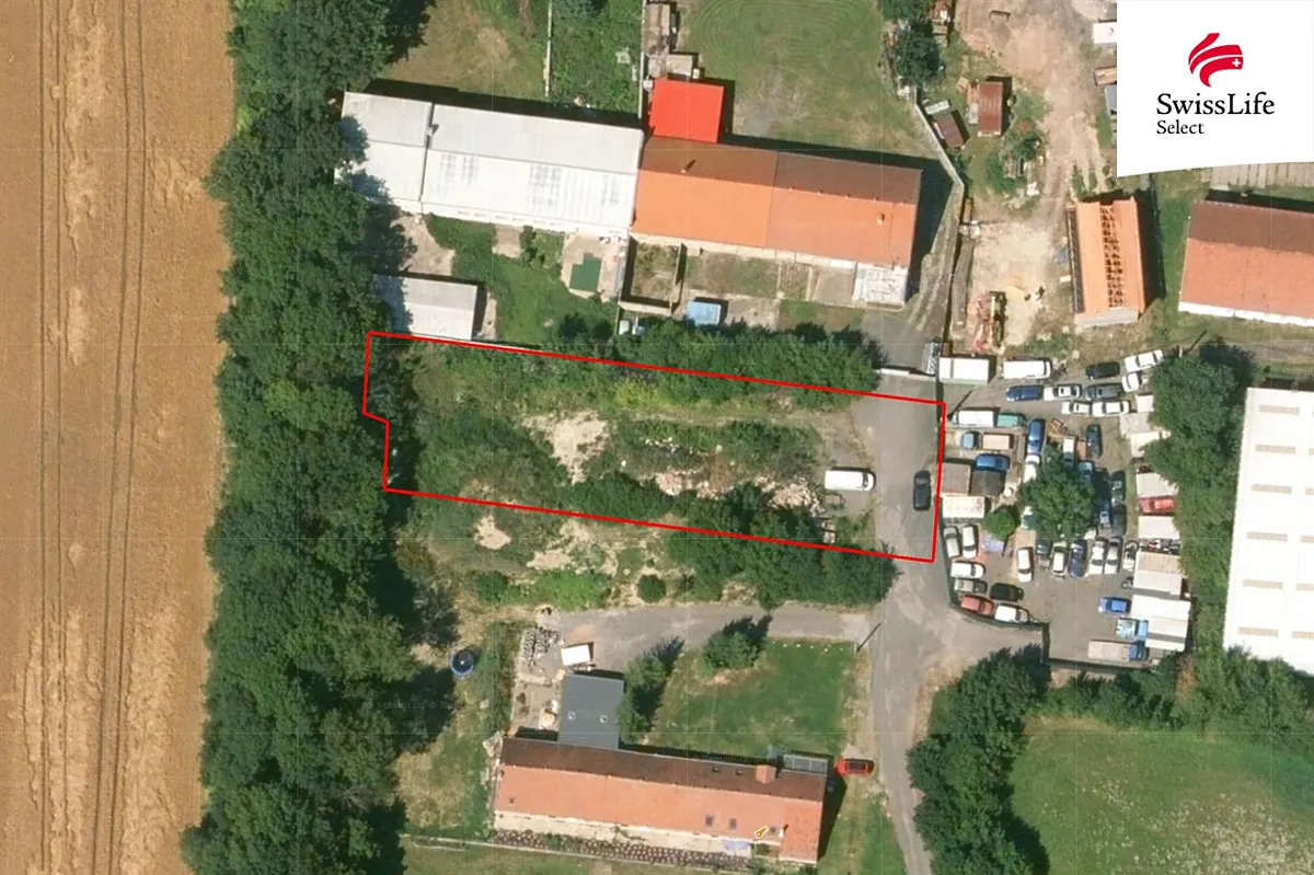 Pronájem komerčního pozemku 1100 m²