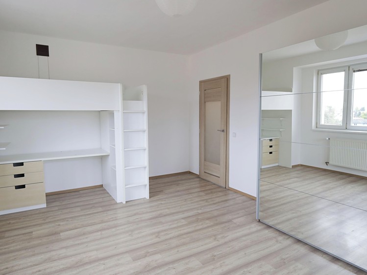 Pronájem bytu 2+1, 66 m² (4 z 11)