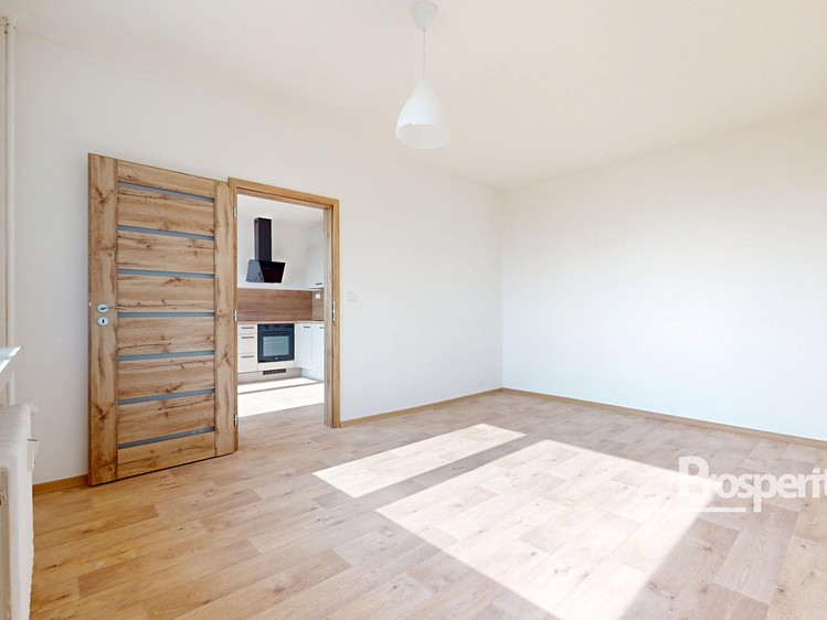 Pronájem bytu 1+1, 33 m² (8 z 16)