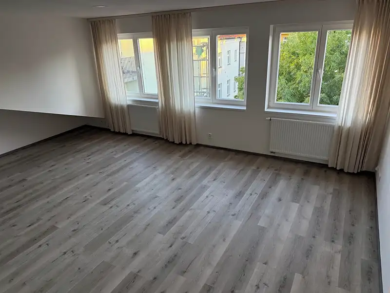 Pronájem bytu 3+kk 74 m², Praha – náhled fotky 2