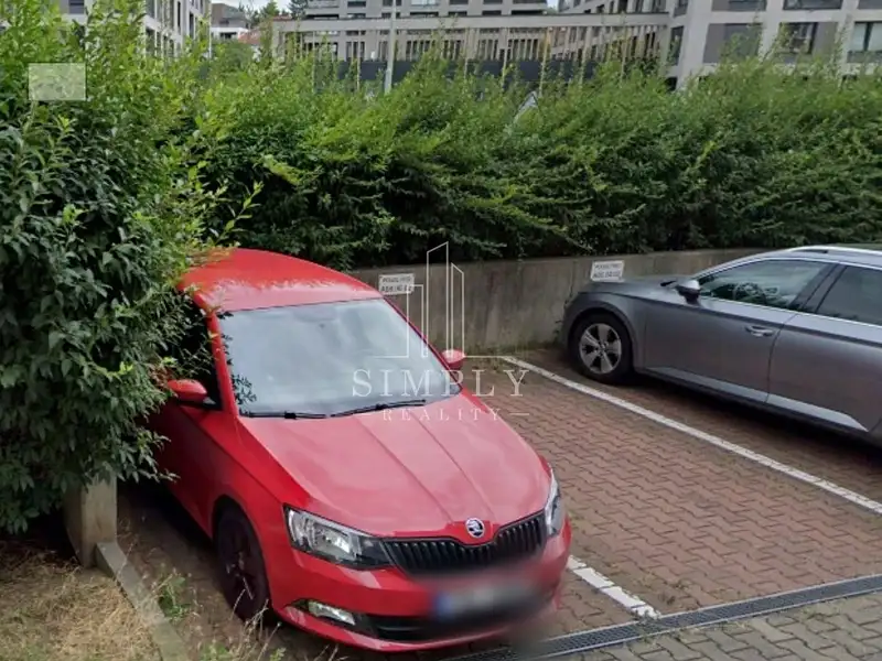 Pronájem garážového stání 8 m², Praha – náhled fotky 2