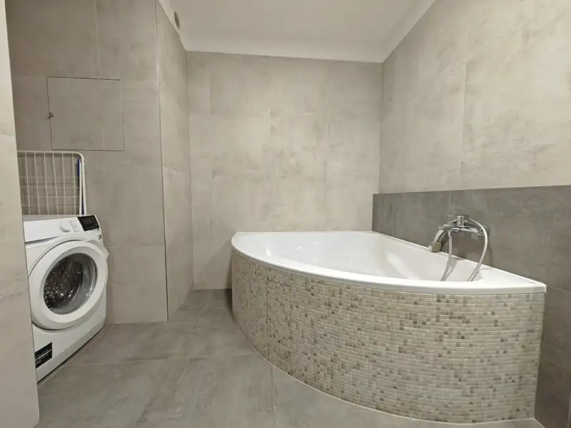 Pronájem bytu 2+kk 61 m², Pardubice – náhled fotky 2