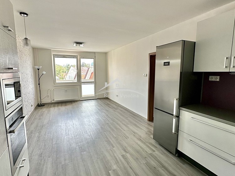 Квартира 4+kk в оренду, 87 м² (5 з 12)