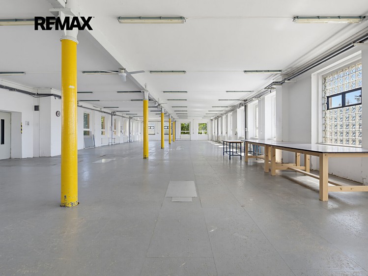 Комерційне приміщення на продаж, 2 350 м² (4 з 62)