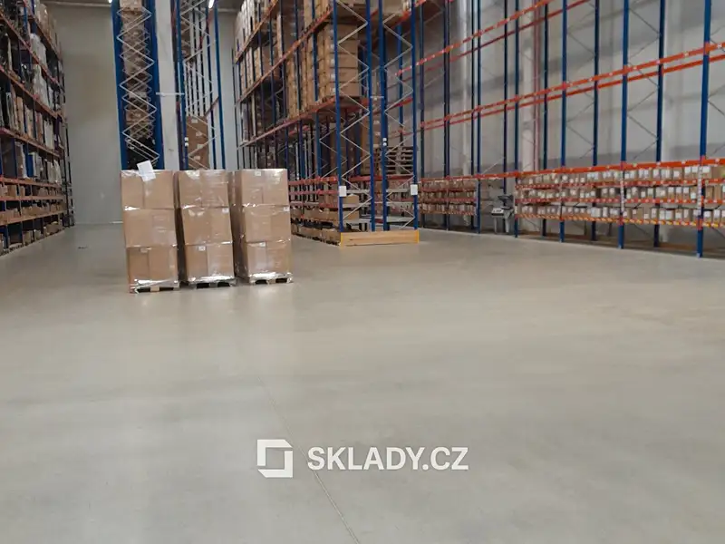 Pronájem skladového prostoru 4500 m², Zeleneč – náhled fotky 2