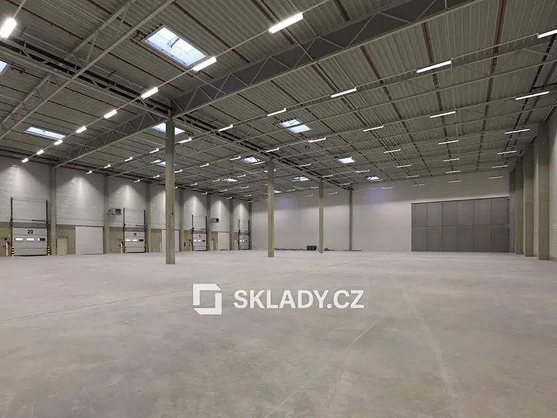 Pronájem skladového prostoru 400 m², Chrášťany – náhled fotky 3