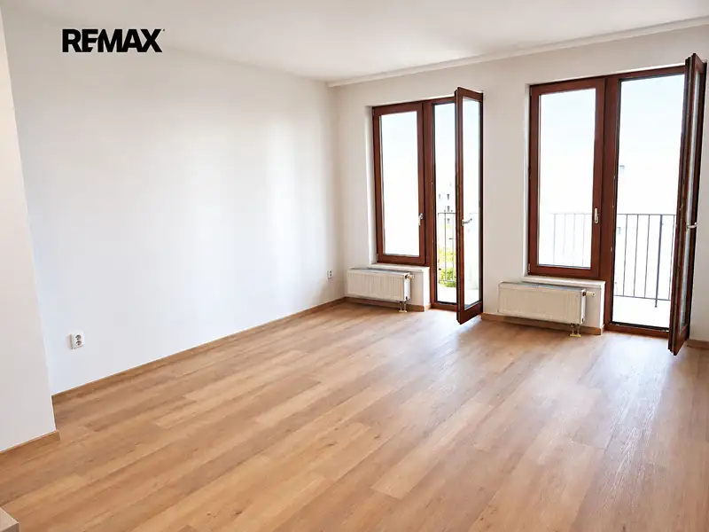 Pronájem bytu 1+kk 36 m², Praha – náhled fotky 2
