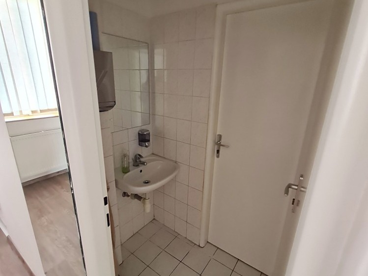 Pronájem komerčního prostoru, 102 m² (14 z 18)