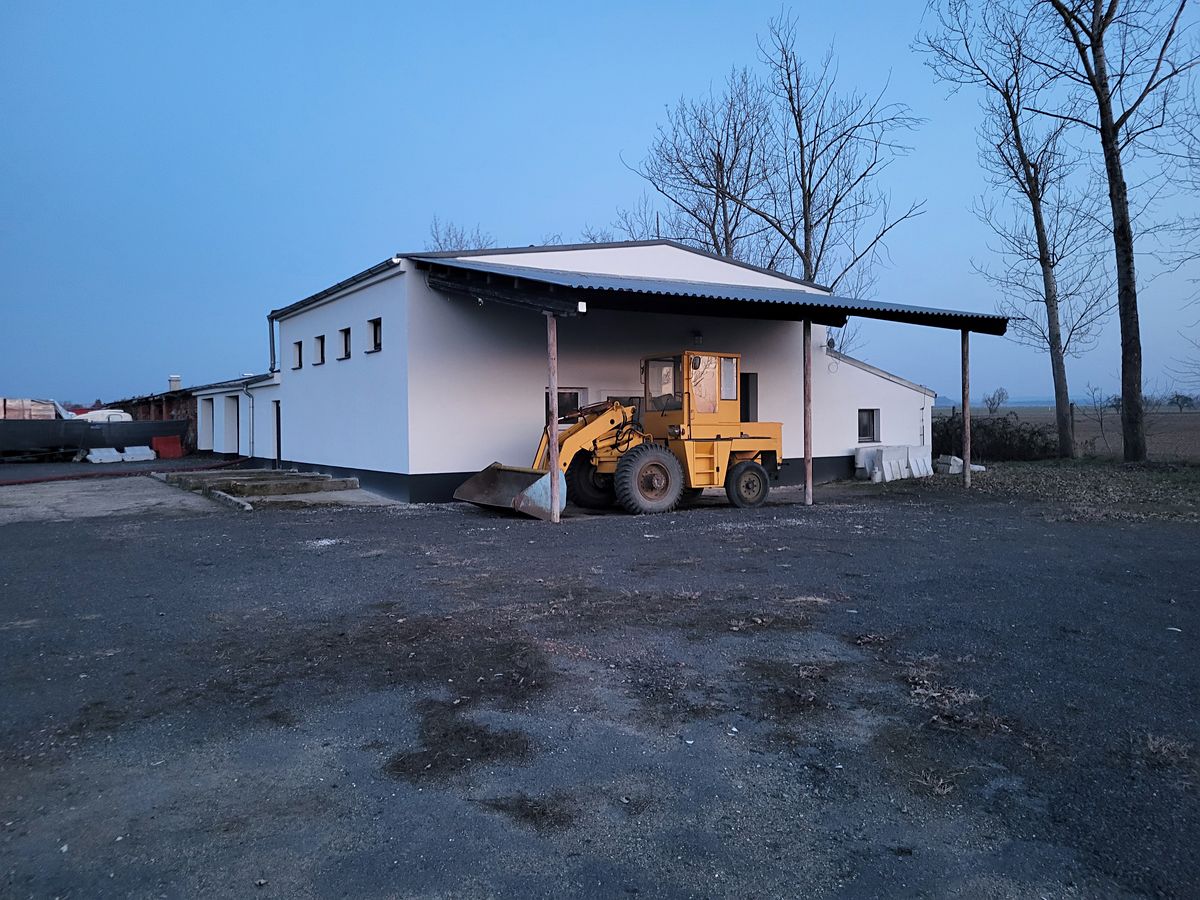 Pronájem skladového prostoru 1000 m², Chroustovice – fotka 1 z 3