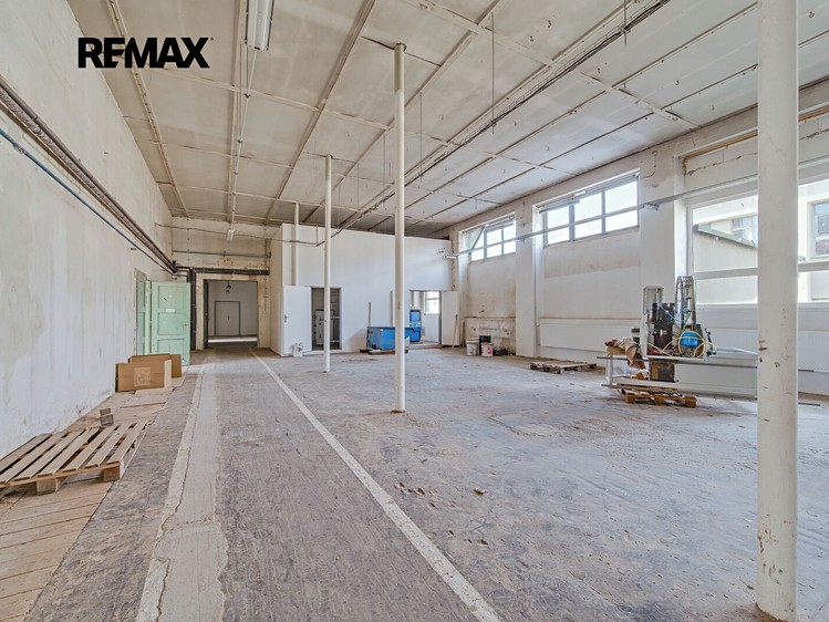 Комерційне приміщення на продаж, 1 700 м² (13 з 25)