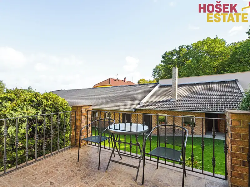 Prodej vícegeneračního domu 194 m², pozemek 2004 m², Horoměřice – náhled fotky 3