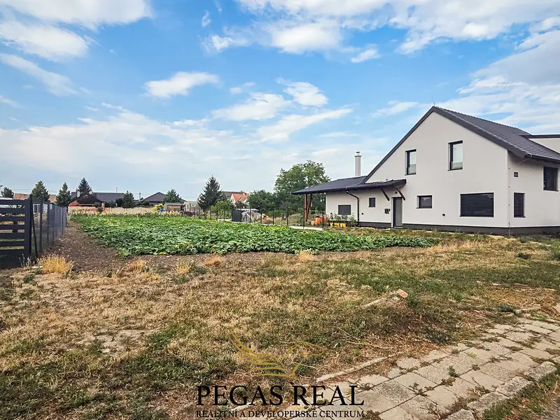 Prodej stavebního pozemku 1332 m², Hrabětice – náhled fotky 3
