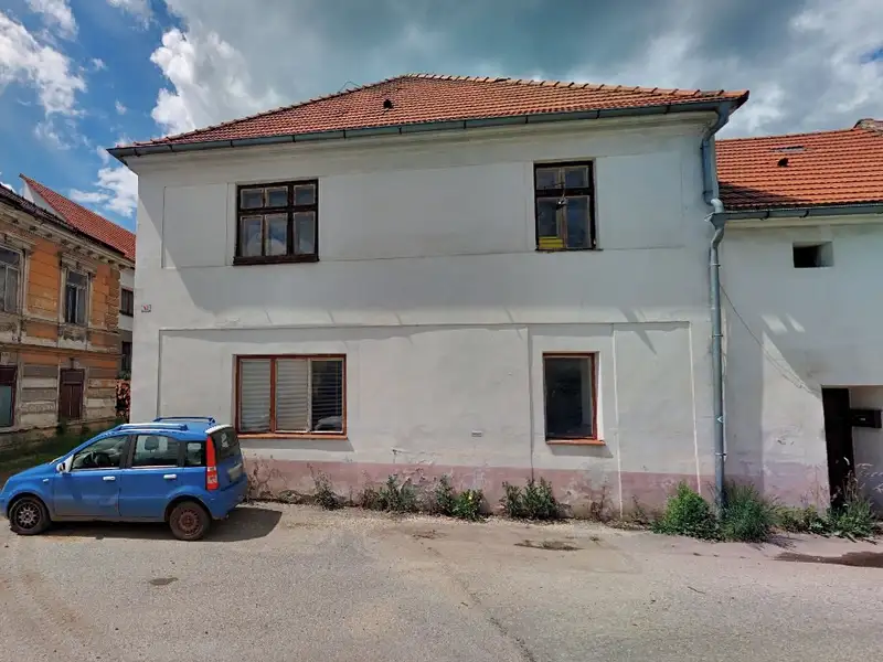 Dražba rodinného domu 240 m², pozemek 304 m², Benešov nad Černou – náhled fotky 1