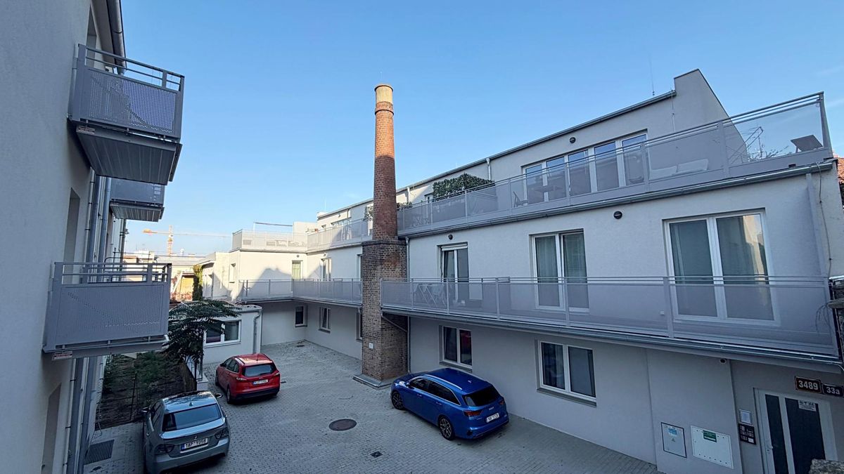 Pronájem bytu 1+kk 24 m², Praha – fotka 1 z 3
