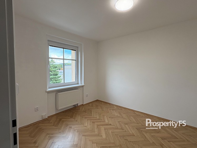 Pronájem bytu 3+kk, 75 m² (19 z 22)