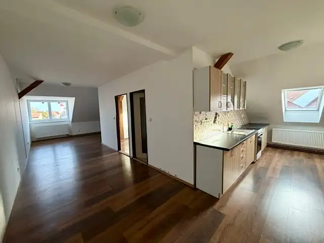 Pronájem bytu 2+kk 65 m², Nové Strašecí – náhled fotky 2