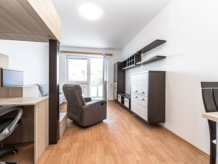 Pronájem bytu 2+kk, 61 m² (3 z 16)