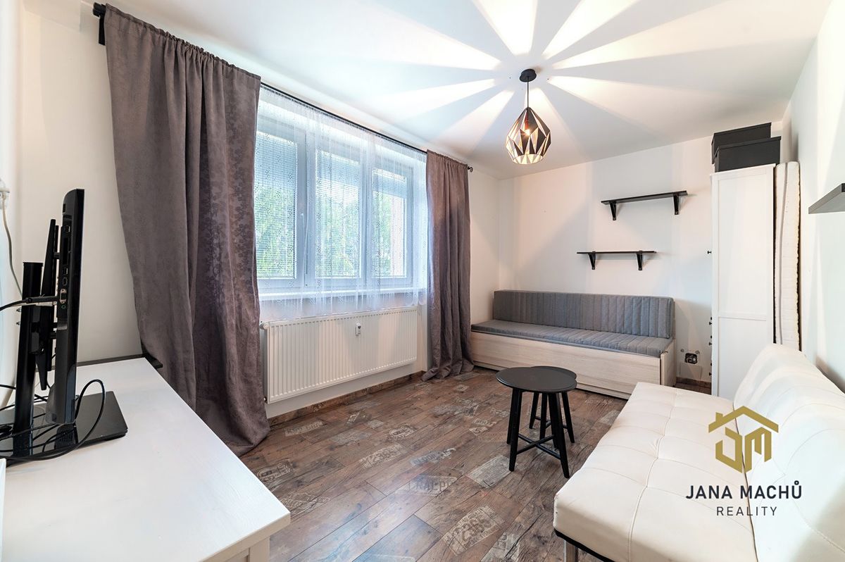 Pronájem bytu 1+1 28 m², Brno – fotka 1 z 3