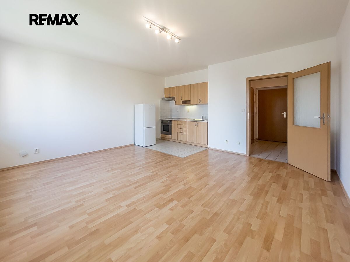 Pronájem bytu 1+kk 32 m²